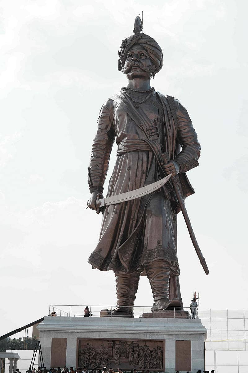 ಕೆಂಪೇಗೌಡ ಪ್ರತಿಮೆ
