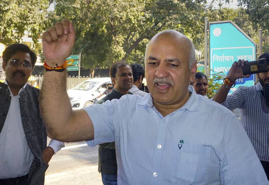 ನವದೆಹಲಿ: ಚುನಾವಣಾ ಆಯೋಗದ ಕಚೇರಿ ಹೊರಗೆ ಪ್ರತಿಭಟನೆ ನಡೆಸಿದ ದೆಹಲಿ ಉಪ ಮುಖ್ಯಮಂತ್ರಿ ಮನೀಶ್ ಸಿಸೋಡಿಯಾ | ಪಿಟಿಐ ಚಿತ್ರ