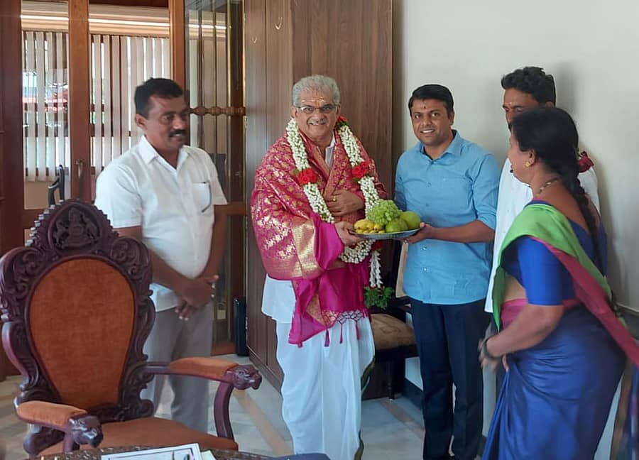 75ನೇ ವಸಂತಕ್ಕೆ ಕಾಲಿಟ್ಟ ಧರ್ಮಸ್ಥಳದ ಧರ್ಮಾಧಿಕಾರಿ ಡಿ.ವೀರೇಂದ್ರ ಹೆಗ್ಗಡೆ ಅವರಿಗೆ ಶಾಸಕ ಹರೀಶ್ ಪೂಂಜ ಜನ್ಮದಿನದ ಶುಭಾಶಯ ಕೋರಿದರು
