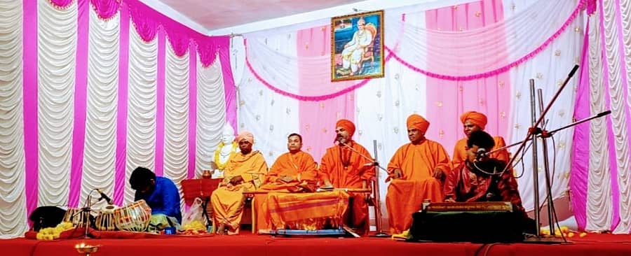 ಹುಲಸೂರಿನ ಅಲ್ಲಮಪ್ರಭು ದೇವರ ಶೂನ್ಯಪೀಠ ಅನುಭವ ಮಂಟಪದಲ್ಲಿ ನಡೆದ ಪ್ರವಚನ ಕಾರ್ಯಕ್ರಮದಲ್ಲಿ ಬೈಲೂರು ಮಠದ ನಿಜಗುಣಾನಂದ ಸ್ವಾಮೀಜಿ ಮಾತನಾಡಿದರು