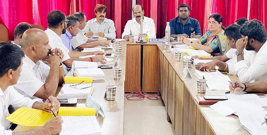 ಕೊಪ್ಪದಲ್ಲಿ ಶಾಸಕ ಟಿ.ಡಿ.ರಾಜೇಗೌಡ ಅವರ ಅಧ್ಯಕ್ಷತೆಯಲ್ಲಿ ತ್ರೈಮಾಸಿಕ ಕೆ.ಡಿ.ಪಿ ಸಭೆ ನಡೆಯಿತು