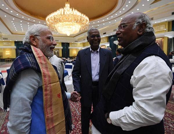 ಪ್ರಧಾನಿ ಮೋದಿ ಹಾಗೂ ಕಾಂಗ್ರೆಸ್ ಅಧ್ಯಕ್ಷ ಮಲ್ಲಿಕಾರ್ಜುನ ಖರ್ಗೆ (ಪಿಟಿಐ ಚಿತ್ರ)