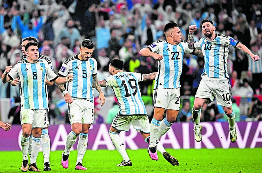 ಫಿಫಾ ವಿಶ್ವಕಪ್ ಟೂರ್ನಿಯಲ್ಲಿ ಚಾಂಪಿಯನ್ ಆದ ಅರ್ಜೆಂಟೀನಾ ಆಟಗಾರರ ಸಂಭ್ರಮ –ಎಎಫ್ಪಿ ಚಿತ್ರ