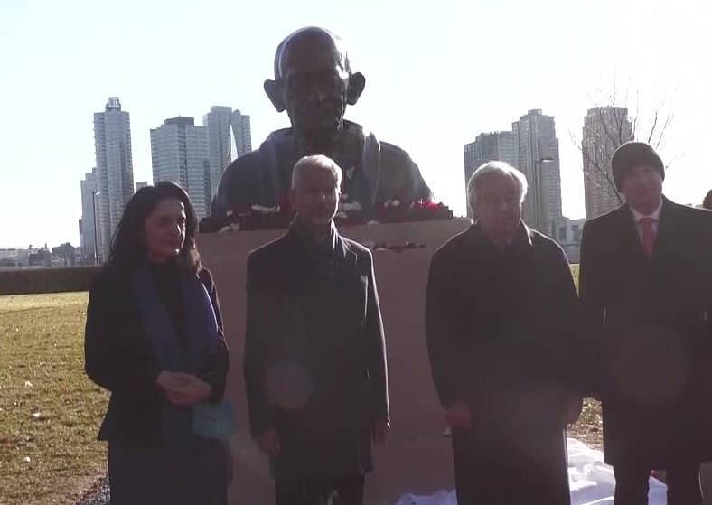 ವಿಶ್ವಸಂಸ್ಥೆಯ ಪ್ರಧಾನ ಕಛೇರಿಯಲ್ಲಿ ಮಹಾತ್ಮ ಗಾಂಧಿ ಪ್ರತಿಮೆಯನ್ನು ಅನಾವರಣಗೊಳಿಸಲಾಗಿದೆ. (ಟ್ವಿಟರ್ ಚಿತ್ರ)