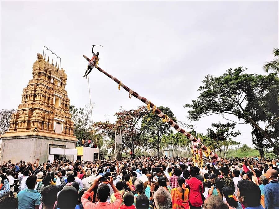 ಪುರವರ ಹೋಬಳಿಯ ಕೊಂಡವಾಡಿ ಗ್ರಾಮದಲ್ಲಿ ಶುಕ್ರವಾರ ನಡೆದ ಬನಶಂಕರಿದೇವಿ ಸಿಡಿ ಜಾತ್ರೆಯಲ್ಲಿ ಭಾಗವಹಿಸಿರುವ ಭಕ್ತ ಸಮೂಹ