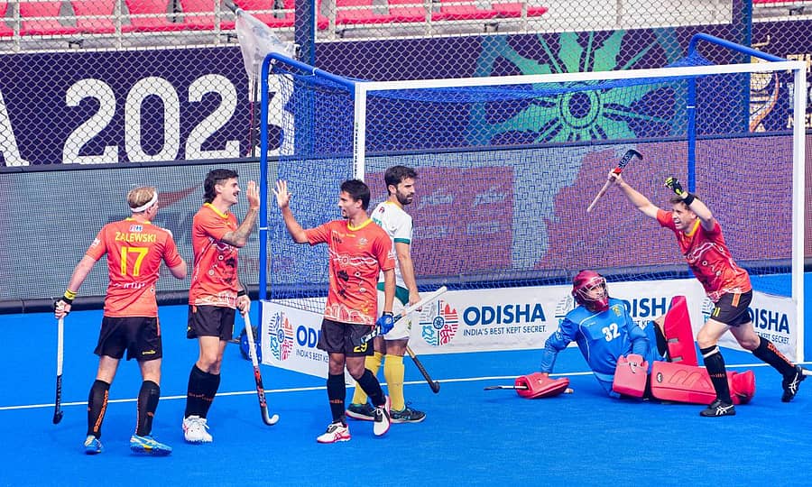 ಗೋಲು ಗಳಿಸಿದ ಆಸ್ಟ್ರೇಲಿಯಾ (ಕೆಂಪು ಪೋಷಾಕು) ಆಟಗಾರರ ಸಂಭ್ರಮ– ಪಿಟಿಐ ಚಿತ್ರ