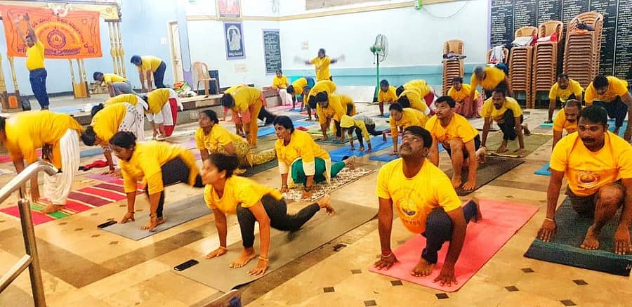 ದೇವನಹಳ್ಳಿ ಪಟ್ಟಣದಲ್ಲಿ ರಥಸಪ್ತಮಿ ಅಂಗವಾಗಿ ಪತಂಜಲಿ ಯೋಗ ಶಿಕ್ಷಣ ಸಮಿತಿಯಿಂದ ಸಾಮೂಹಿಕ ಸೂರ್ಯ ನಮಸ್ಕಾರ ನಡೆಯಿತು