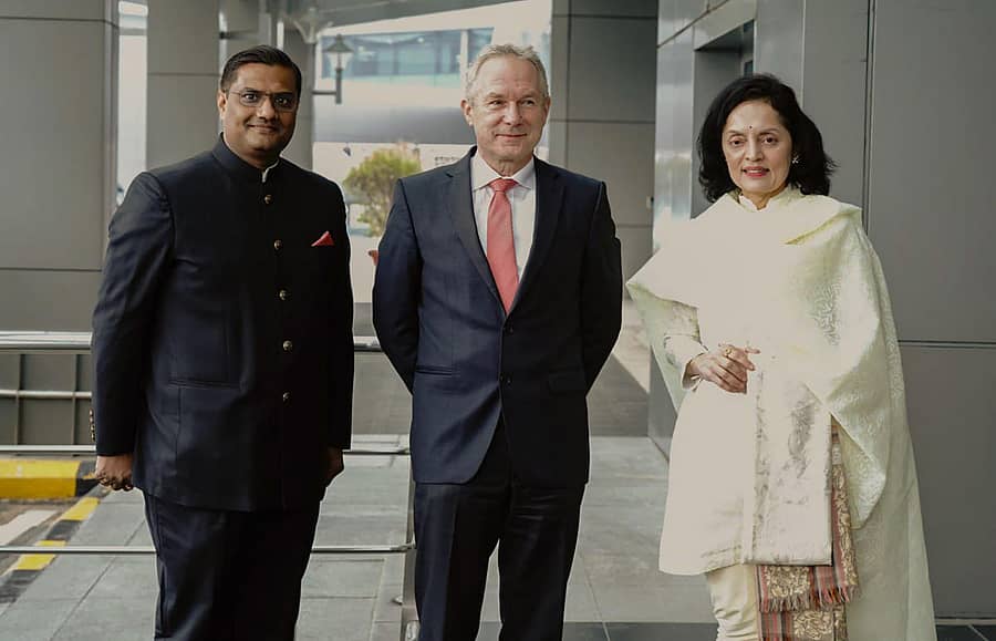 ನವದೆಹಲಿಗೆ ಭಾನುವಾರ ಆಗಮಿಸಿದ  ವಿಶ್ವಸಂಸ್ಥೆಯ ಸಾಮಾನ್ಯ ಸಭೆ ಅಧ್ಯಕ್ಷ ಸಬಾ ಕೊರೊಸಿ. ವಿಶ್ವಸಂಸ್ಥೆಗೆ ಭಾರತದ ರಾಯಭಾರಿ ರುಚಿರಾ ಕಾಂಬೋಜ್ ಇದ್ದಾರೆ. –ಪಿಟಿಐ ಚಿತ್ರ