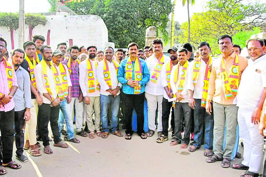 ಆನೆಗೊಂದಿ ಗ್ರಾಮ ಪಂಚಾಯ್ತಿ ಸದಸ್ಯರು ಕೆಆರ್‌ಪಿಪಿ ಪಕ್ಷಕ್ಕೆ ಸೇರಿದರು