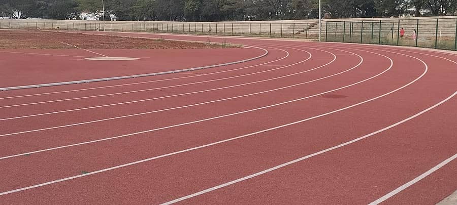 ಹಾಸನದ ಜಿಲ್ಲಾ ಕ್ರೀಡಾಂಗಣದಲ್ಲಿ ನಿರ್ಮಿಸಿರುವ ಸಿಂಥೆಟಿಕ್ ಟ್ರ್ಯಾಕ್