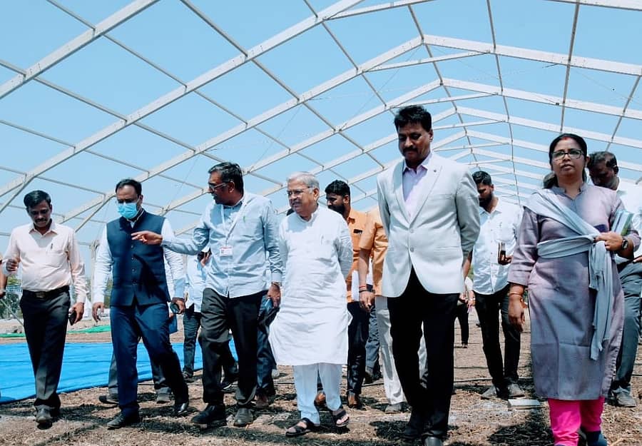 ಬೆಳಗಾವಿಯಲ್ಲಿ ನೆಯಲಿರುವ ಪ್ರಧಾನಿ ನರೇಂದ್ರ ಮೋದಿ ಅವರ ಕಾರ್ಯಕ್ರಮದ ಪೂರ್ವಸಿದ್ಧತೆಗಳನ್ನು ಸಚಿವ ಗೋವಿಂದ ಕಾರಜೋಳ ಶುಕ್ರವಾರ ಪರಿಶೀಲಿಸಿದರು