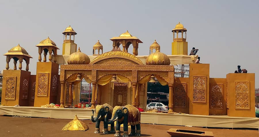 ಬಸವಕಲ್ಯಾಣದ ರಥ ಮೈದಾನದಲ್ಲಿನ ವಿಜಯ ಸಂಕಲ್ಪ ಯಾತ್ರೆಯ ಮಂಟಪದ ಎದುರಲ್ಲಿ ನಿರ್ಮಿಸಿದ ಭವ್ಯ ಮಹಾದ್ವಾರ