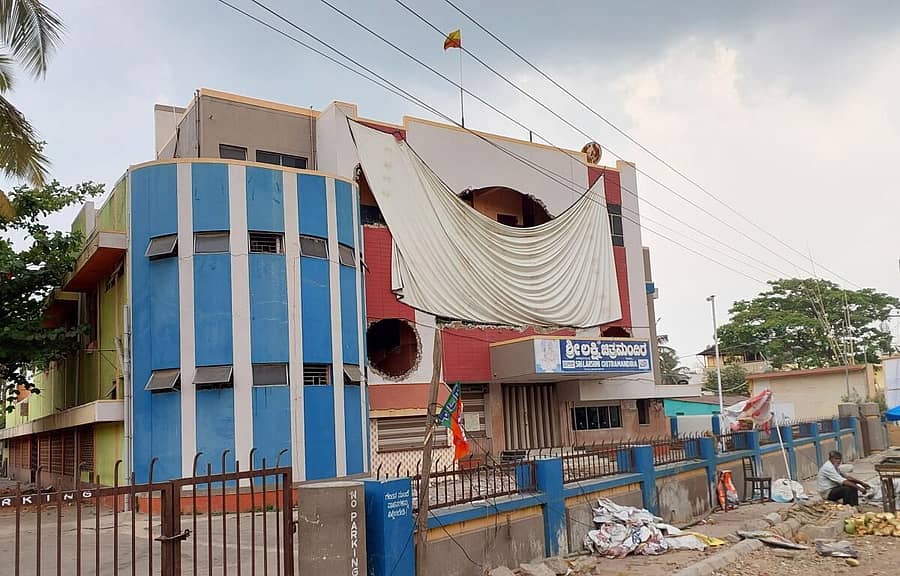 ಶಿವಮೊಗ್ಗದ ಲಕ್ಷ್ಮೀ ಚಿತ್ರಮಂದಿರವನ್ನು ಮುಚ್ಚಲಾಗಿದೆ.