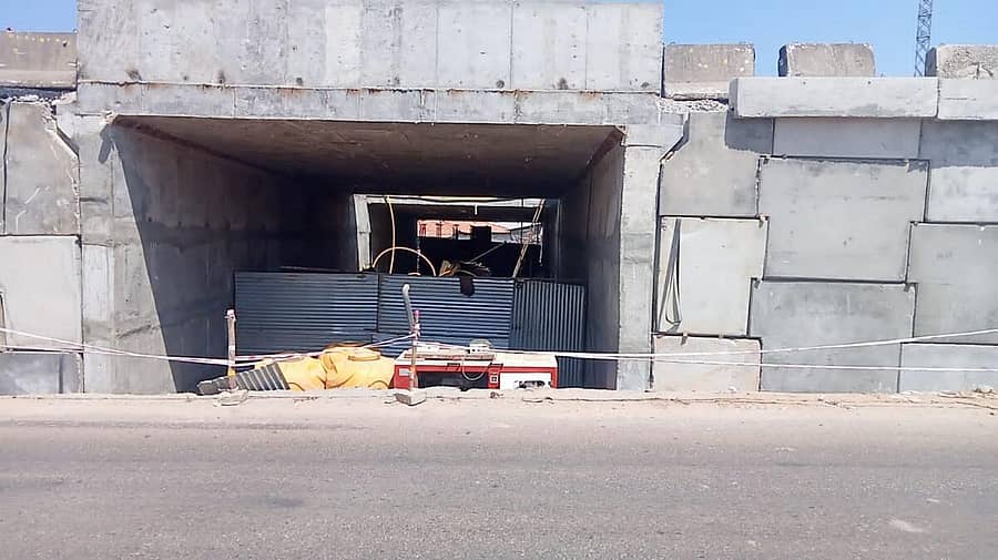 ಮಂಡ್ಯ ತಾಲ್ಲೂಕು ಬೂದನೂರು ಬಳಿಯ ಕೆಳಸೇತುವೆ ಸರ್ವೀಸ್‌ ರಸ್ತೆಗಿಂತಲೂ ತೀರಾ ಕೆಳಮಟ್ಟದಲ್ಲಿರುವುದು