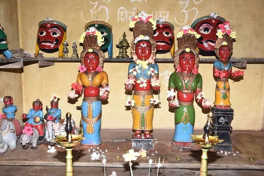 ಅನಿಲಗೋಡದ ಐತಿಹಾಸಿಕ ಪ್ರಸಿದ್ಧಿಯ ಕುಮಾರರಾಮ ಹಾಗೂ ಮಹಾಸತಿ ದೇವರ ಮೂರ್ತಿಗಳು