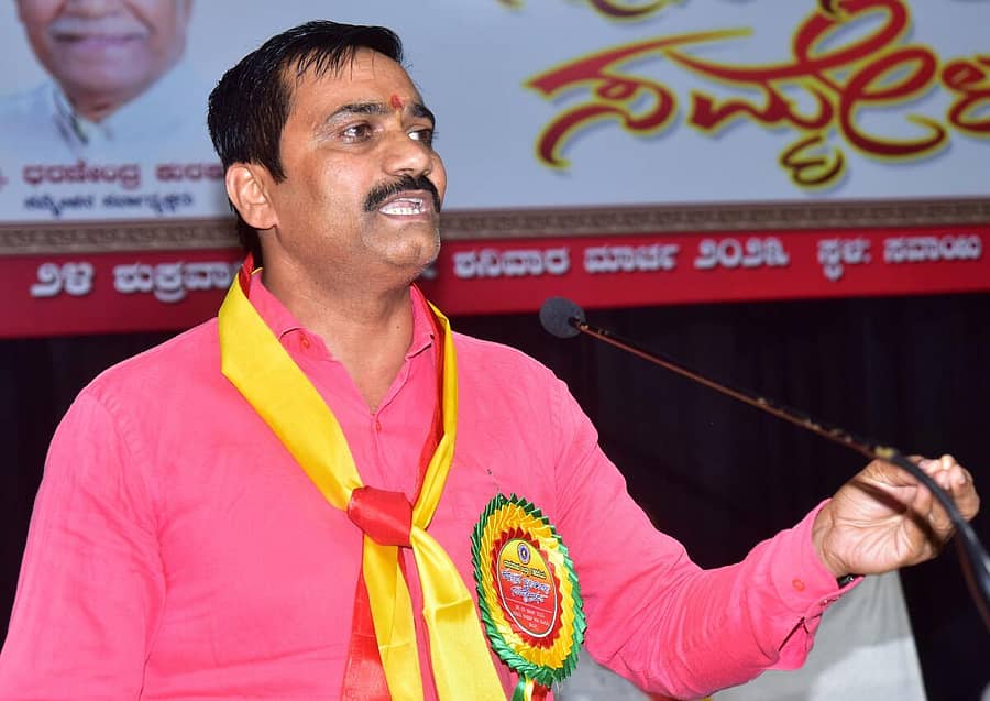 ಸಂತೋಷ ಹಾನಗಲ್ಲ