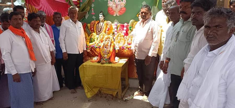 ಯಾದಗಿರಿ ಜಿಲ್ಲೆಯ ಗುರುಮಠಕಲ್ ಮತಕ್ಷೇತ್ರ ವ್ಯಾಪ್ತಿಗೆ ಬರುವ ಗಣಪುರ ಗ್ರಾಮದಲ್ಲಿ ನೂತನ ಲಕ್ಷ್ಮೀ ದೇವಸ್ಥಾನ ಹಾಗೂ ಗಣೇಶ ಮೂರ್ತಿ ಪ್ರತಿಷ್ಠಾಪನೆ ಹಾಗೂ ಲೋಕಾರ್ಪಣೆ ಮಾಡಲಾಯಿತು