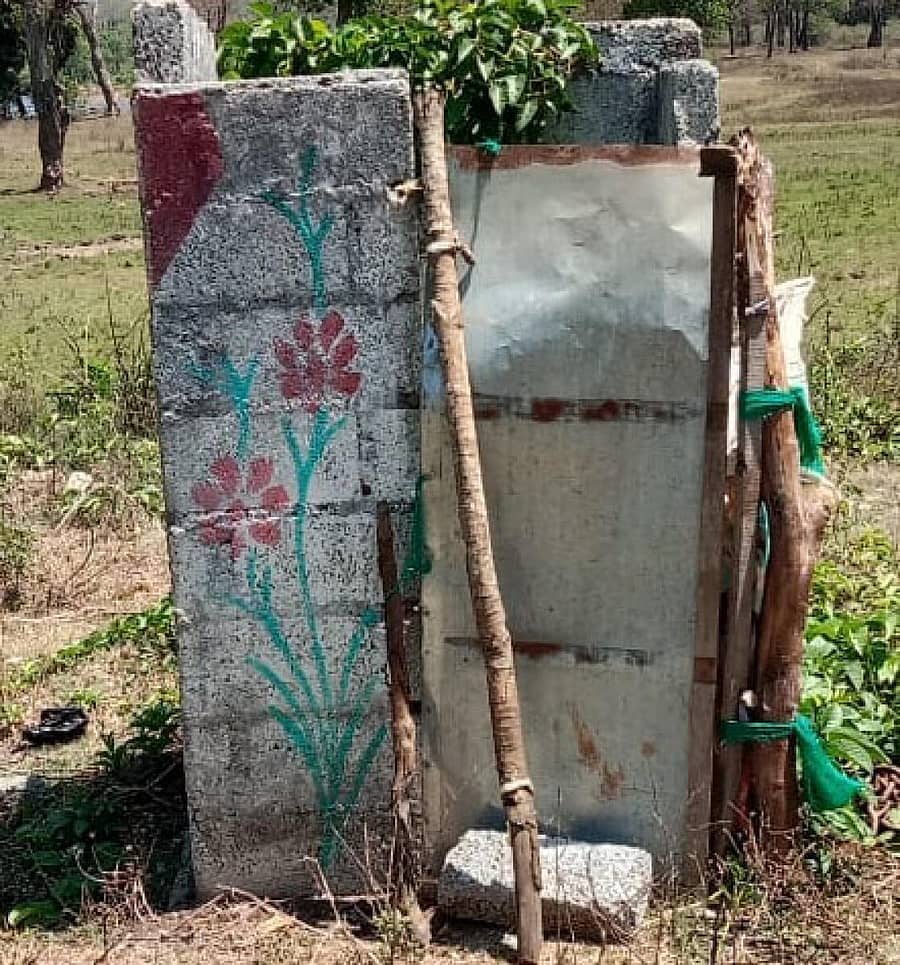 ಗ್ರಾಮ ಪಂಚಾಯಿತಿ ವತಿಯಿಂದ ನಿರ್ಮಿಸಲಾದ ಶೌಚಾಲಯದ ಸ್ಥಿತಿ