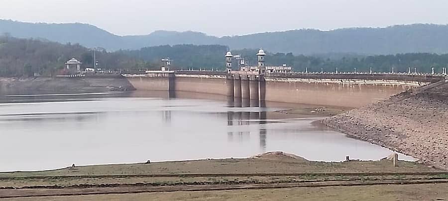 ಕುಶಾಲನಗರದ ಹಾರಂಗಿ ಜಲಾಶಯದಲ್ಲಿ ನೀರಿನ ಪ್ರಮಾಣ ಕಡಿಮೆಯಾಗಿದೆ