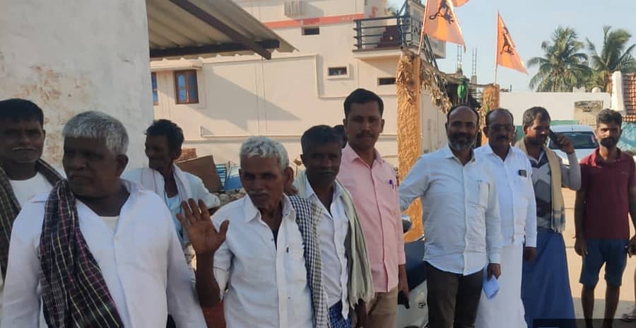 ಮರಿಯಮ್ಮನಹಳ್ಳಿ ಸಮೀಪದ ಅಯ್ಯನಹಳ್ಳಿ ಗ್ರಾಮದಲ್ಲಿ ಮಂಗಳವಾರ ಮಧ್ಯಾಹ್ನ ಲಘು ಭೂಕಂಪ ಸಂಭವಿಸಿದೆ.