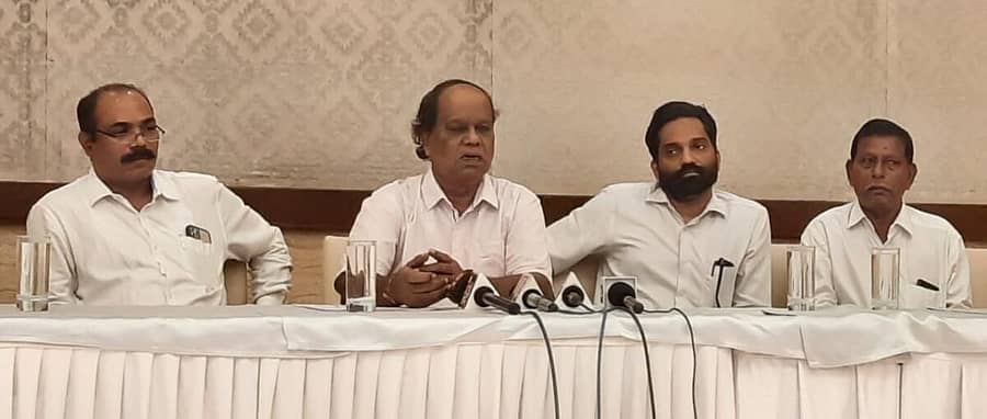 ಪತ್ರಿಕಾಗೋಷ್ಠಿಯಲ್ಲಿ ರಾಜ್ಯ ಬಿಜೆಪಿ ವಿಶೇಷ ಕಾರ್ಯಕಾರಿಣಿ ಸದಸ್ಯ ರಾಮಚಂದರ್‌ ಬೈಕಂಪಾಡಿ ಮಾತನಾಡಿದರು. ಬಾಬು ಬಂಗೇರ, ಮುರಳಿರಾಜ್ ಉಚ್ಚಿಲ, ಸುಕೇಶ್ ಜಿಕೆ ಉಚ್ಚಿಲ ಇದ್ದಾರೆ