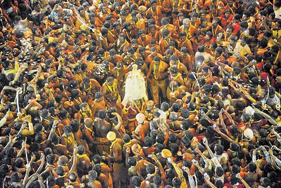 <div class="paragraphs"><p>ಬೆಂಗಳೂರು ಕರಗ&nbsp;ಉತ್ಸವ </p></div>