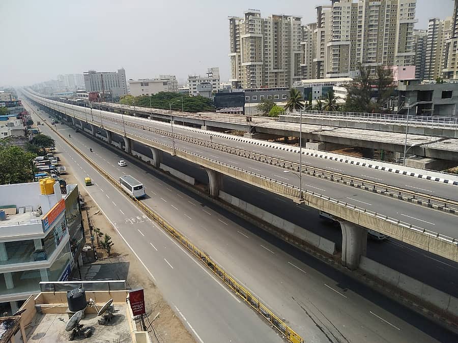 ಎಲೆಕ್ಟ್ರಾನಿಕ್ಸ್ ಸಿಟಿಯ ಮೇಲ್ಸೇತುವೆ ಸ್ತಬ್ಧವಾಗಿರುವ ದೃಶ್ಯ