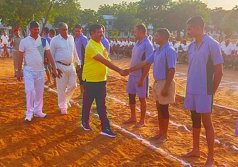 33वी वाहिनी पीएसी झांसी में पुलिस स्मृति एवं पुलिस झंडा दिवस के अवसर पर कब्बड्डी  प्रतियोगिता का आयोजन