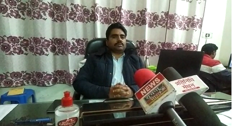 श्रम विभाग दे रहा है दो लाख का दुर्घटना बीमा और पांच लाख  का स्वास्थ्य बीमा कैसे मिलेगा लाभ पूरी खबर देखें 