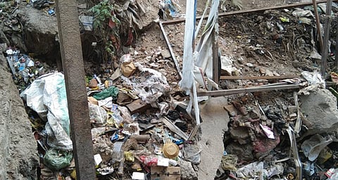 दतिया नगरपालिका कर्मचारी लापरवाह, लगा कचरे का ढेर 