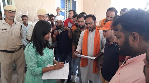 विश्व हिंदू परिषद और बजरंग दल  ने  महामहिम राष्ट्रपति के नाम  ज्ञापन सौंपा