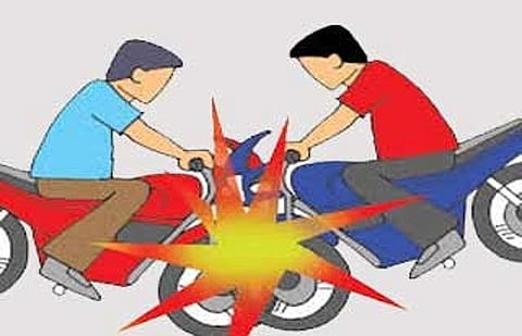 दो बाइकों की आमने सामने की भिड़ंत में दो की मौत, दो घायल