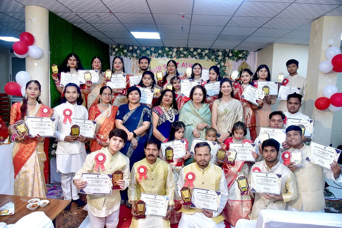 संगीत कार्यक्रम ""सुर, साज़ और आवाज़" " में प्रतिभागियों ने दिखाई अपनी अपार प्रतिभा !!