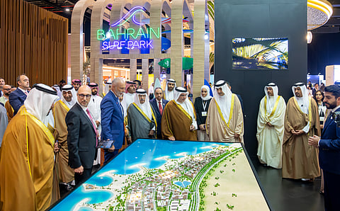 سمو ولي العهد رئيس الوزراء في جناح شركة "إدامة"