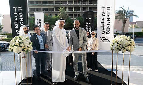 أثناء تسليم المشاريع السكنية