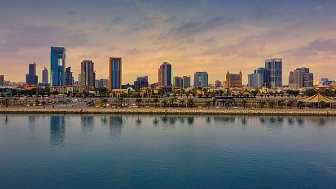 مدينة الخُبَر بالمنطقة الشرقية بالسعودية