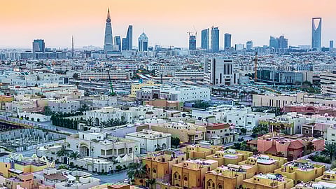 السعودية تدرس رفع رسوم العقارات الشاغرة