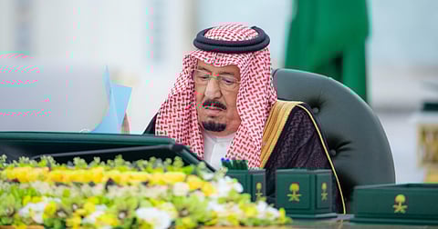 خادم الحرمين الشريفين الملك سلمان بن عبد العزيز، خلال ترؤسه جلسة مجلس الوزراء