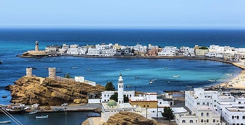 عُمان تشهد ارتفاعًا في رسوم التصرُّفات القانونية 