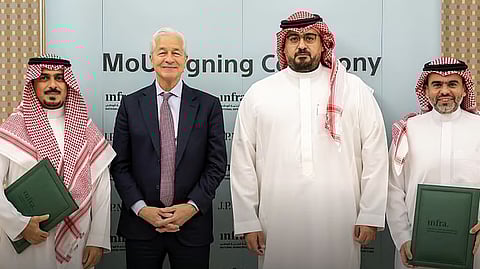 عقب توقيع الاتفاقية بين صندوق البنية التحتية الوطني وبنك "جي بي مورغان"