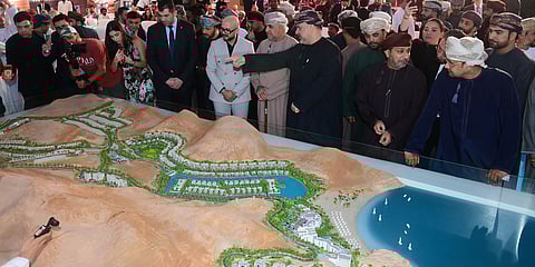 د. خلفان الشعيلي، وزير الإسكان العُماني، خلال إطلاق المشروع