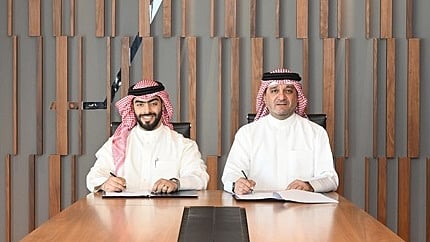 خلال توقيع الاتفاقية