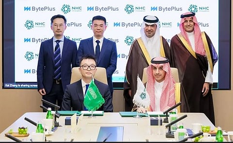 خلال توقيع الاتفاقيات بين الجانبَين السعودي والصيني