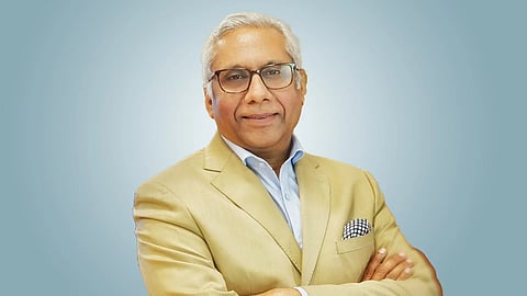 Alt="Deepak Bagla"