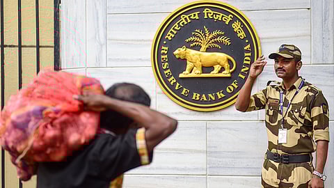 Alt="RBI postpones 2nd phase of quicker cheque clearing mechanism"