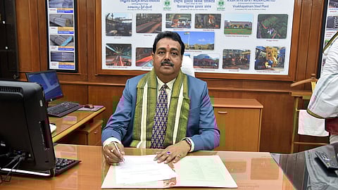 Dr Rakesh Nandan Sahay assumes charge as Director (Personnel) of RINL