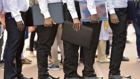 Alt="Record 50,552 PSB Recruits in FY26 as NARCL Nears ₹2 Lakh Cr Acquisition Target"