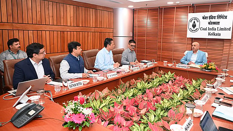 PM’s Advisor Tarun Kapoor reviews Coal India’s production, supply performance