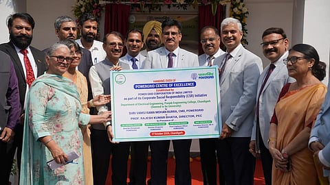 Alt="V.R. Mohan Burra, Chairman & Managing Director, POWERGRID and Prof. Rajesh Kumar Bhatia, Director, PEC"