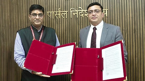 Alt="Blue Dart signs MoU with India Post for last-mile connectivity for businesses, customers"